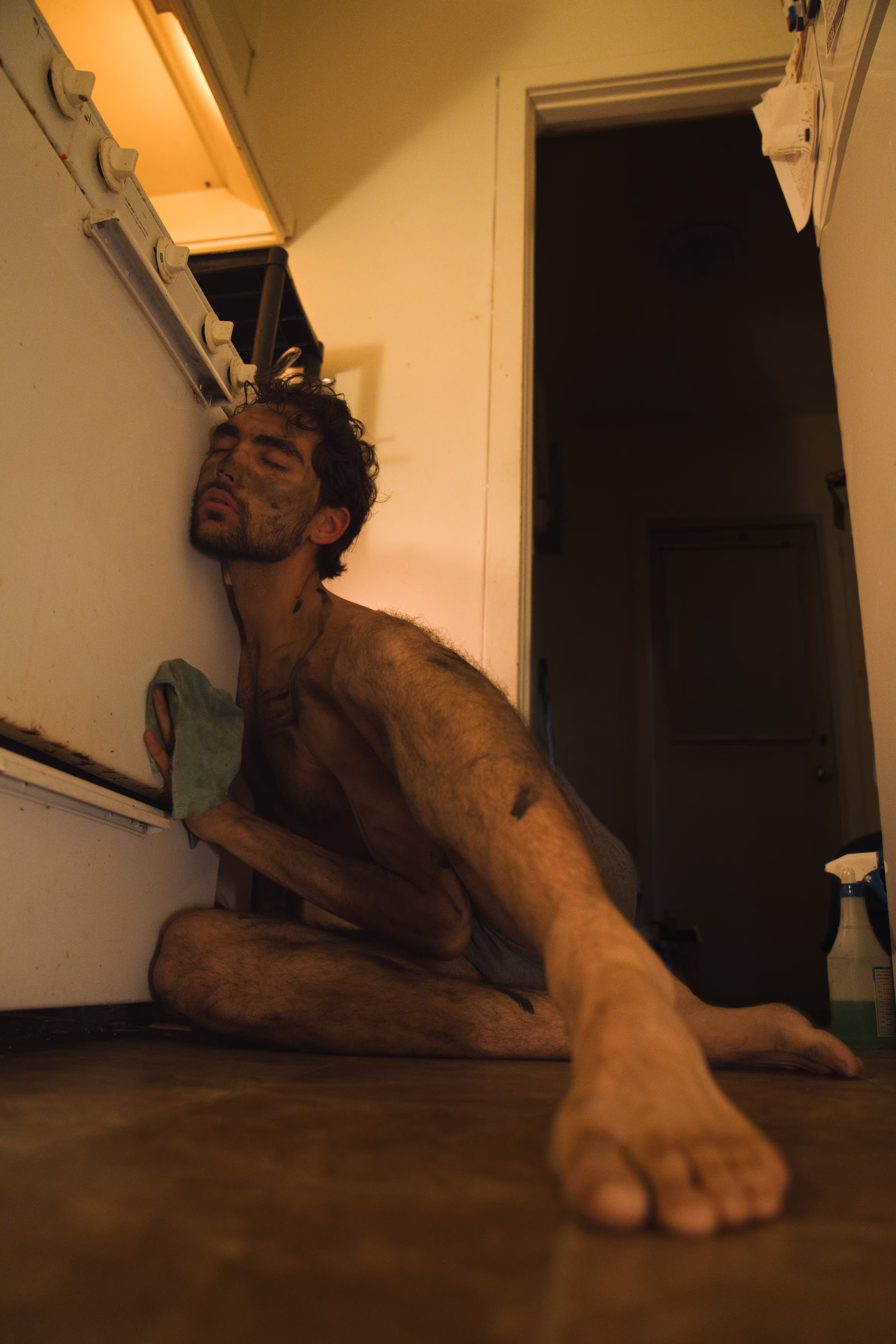 The way the leg flows into the body